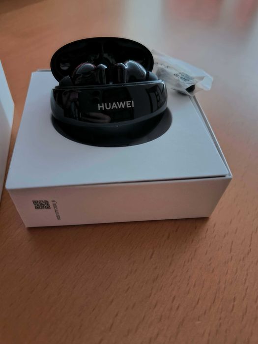 Huawei FreeBuds 4i praticamente novos