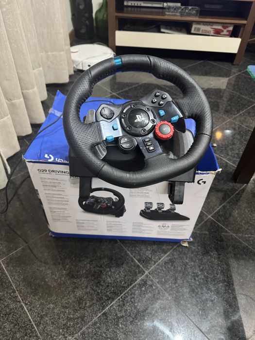 Volante + pedais + shifter (Mudanças)  logitech G29 driving forceracing Preto