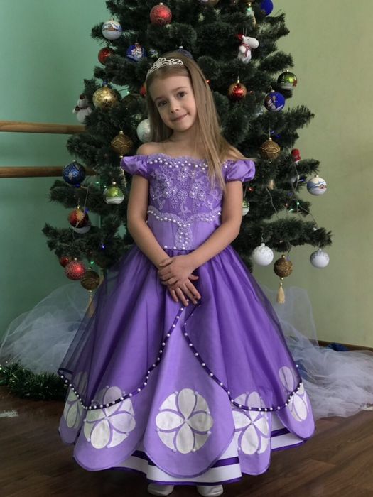 Прокат карнавальних костюмів