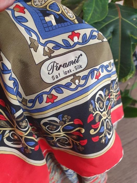 Хустка, підписна від piramit, натуральний шовк