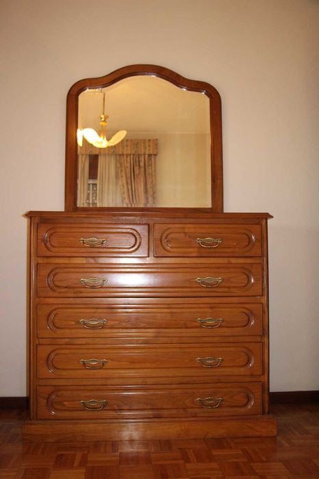 Comoda de quarto com espelho