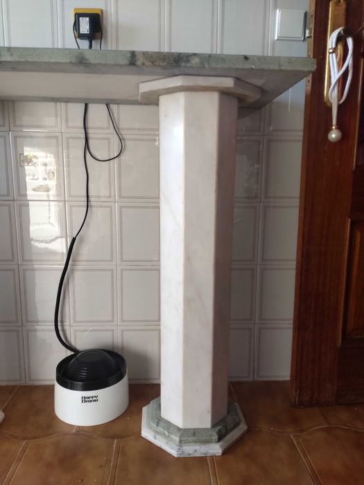 Balcão/bar em pedra mármore