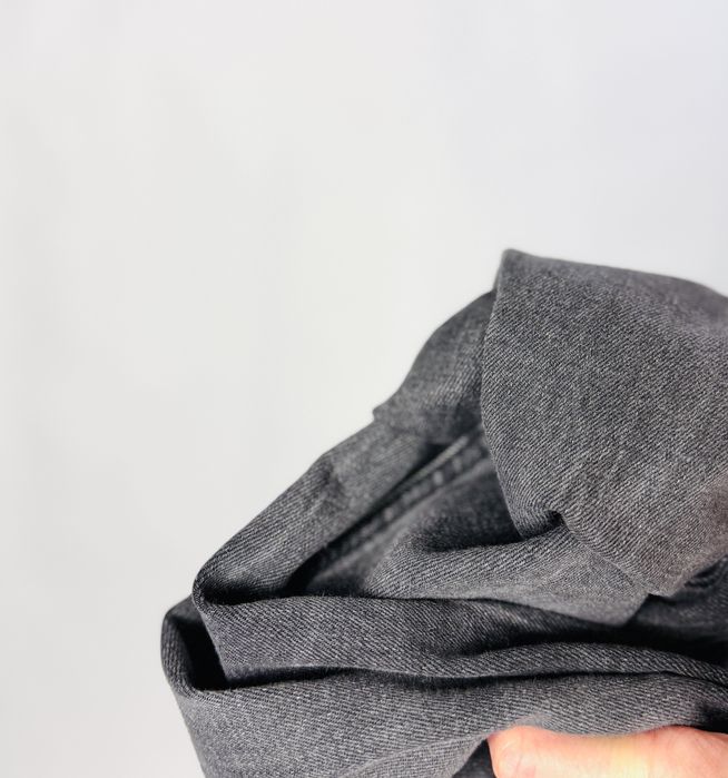 Szare jeansy z przetarciami M 38