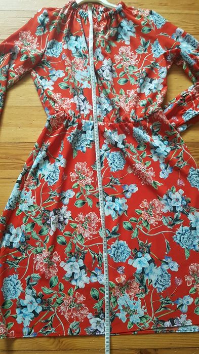 Sukienka H&M midi czerwona kwiatowa komunia
