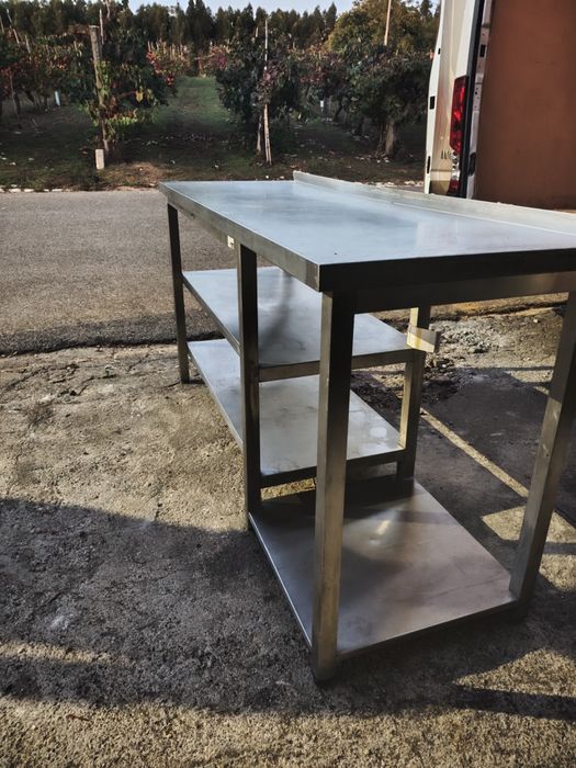 Bancada de Trabalho Inox c/ Prateleiras (1,75m)