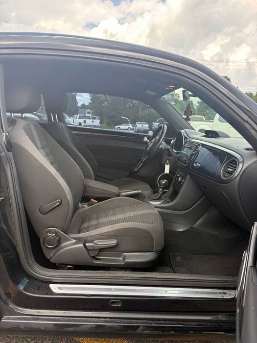 Volkswagen Beetle      2015