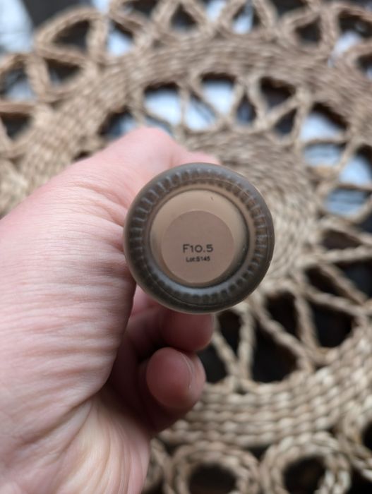 Podkład rozświetlający Makeup Revolution Conceal & Glow