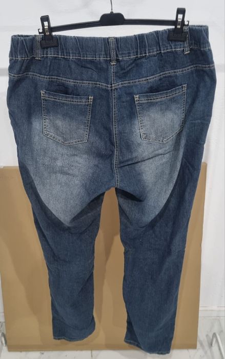 Calça de Mulher Tamanho 50 bom estado