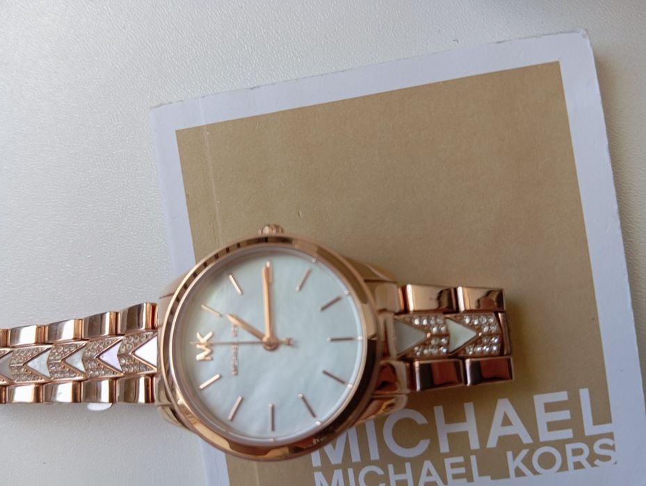 Nowy damski zegarek Michael Kors model 6674
Różowe złoto