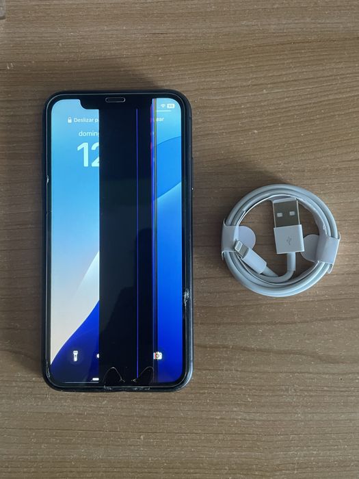 iPhone 11 128GB Preto com Capa e Carregador - Ecra Partido