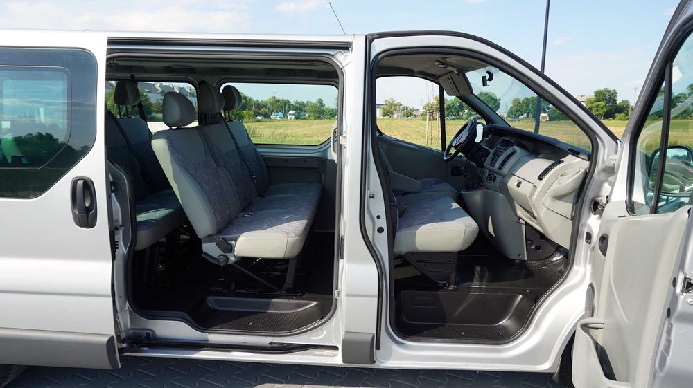 Opel Vivaro 9 osobowy ** 1.9 100 km ** Sprowadzony ** 1 właściciel