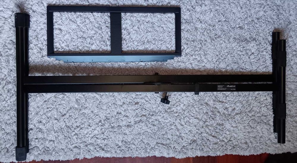 Vendo teclado Yamaha PSR-F50 c/suporte em X + suporte de pauta