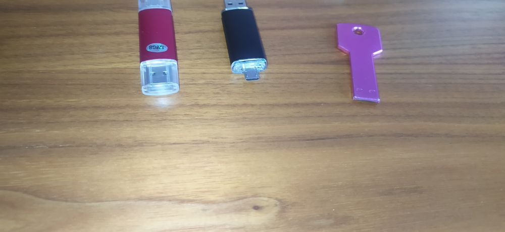 Three USB Drives: Two 128 GB with Dual Interfaces and One 32 GB64739229292930120