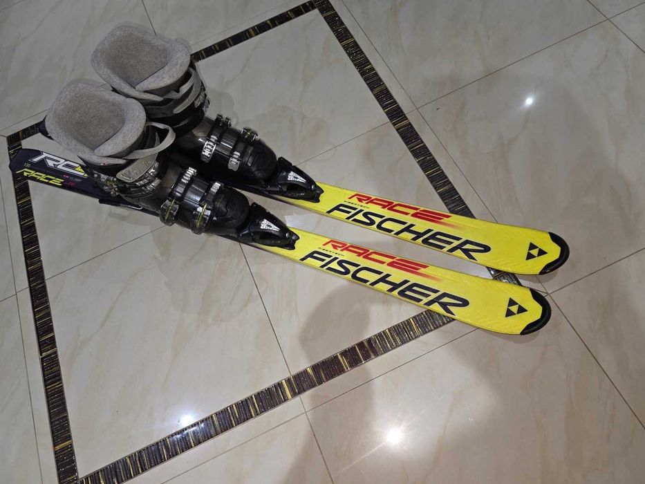 Komplet narty FISCHER RC4 RACE 130CM+buty 25,5CM rozm.40
