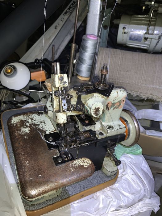 Срочно Продам швейные машинки оверлок прес для фурнитуры