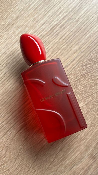 Armani Si red bloom