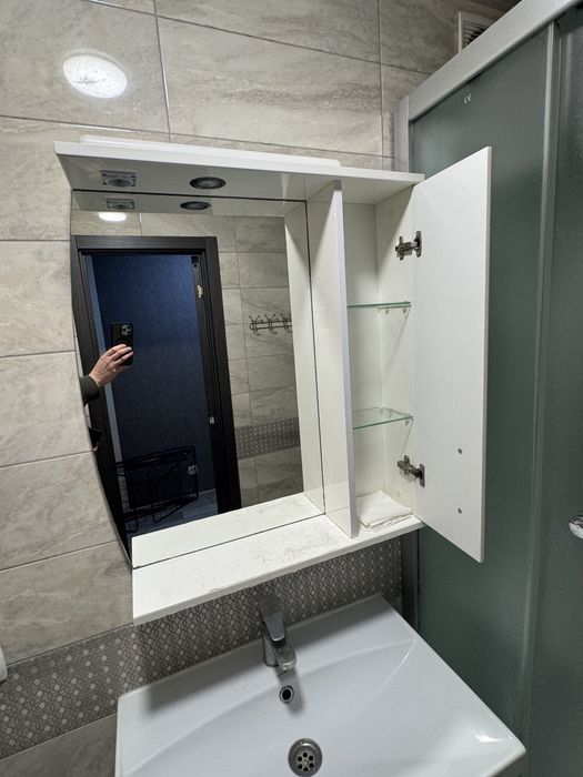 Зеркало для ванної кімнати.