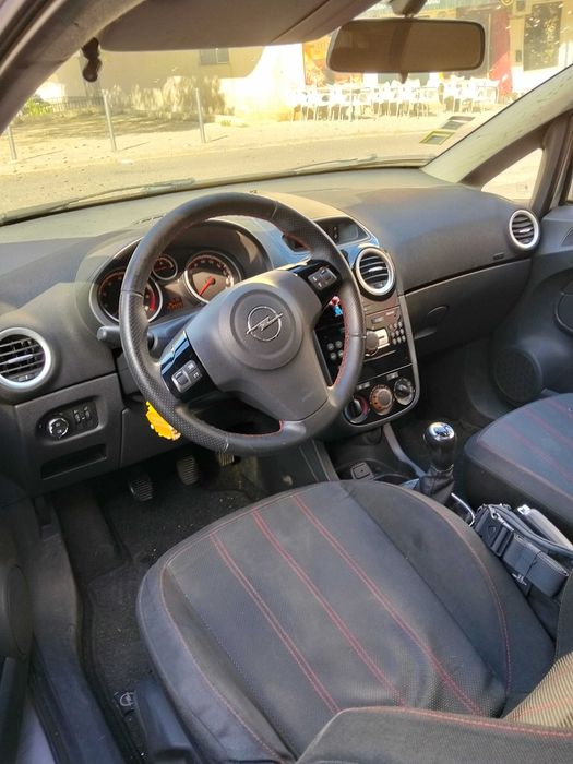 Carro Opel Corsa D 3 portas, 1.2 Gasolina