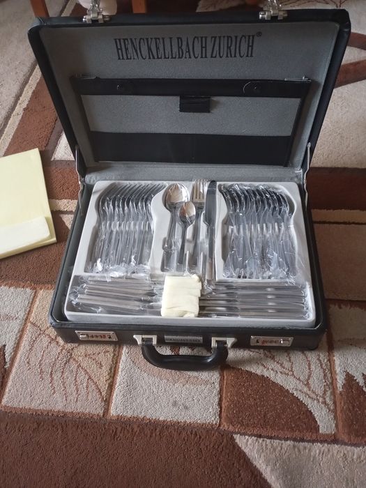 Komplet 72 szwajcarskich sztućców