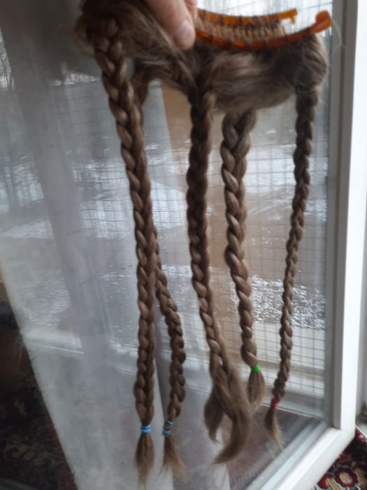 Волосы на заколках