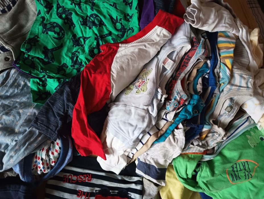 Paka ubrań dla chłopaka 74 bluzy spodnie pajacyki