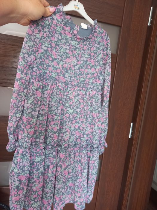 Sukienka w kwiatki