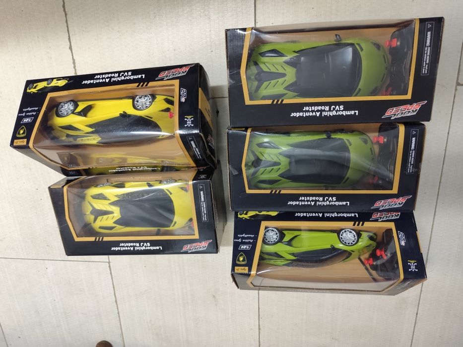 Carro Lamborghini com comando