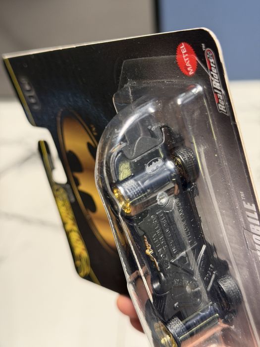 Hot Wheels Premium 1989 Batmobile x KITH the Batman limited edition #1