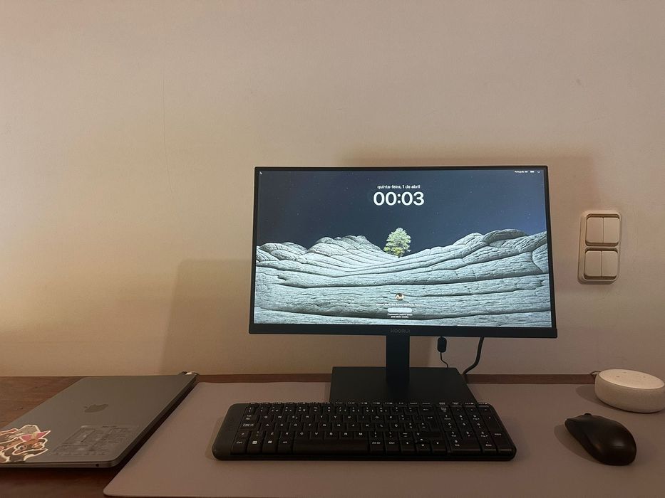 MacBook Air M1 - Functional as a desktop computer452216122561024002