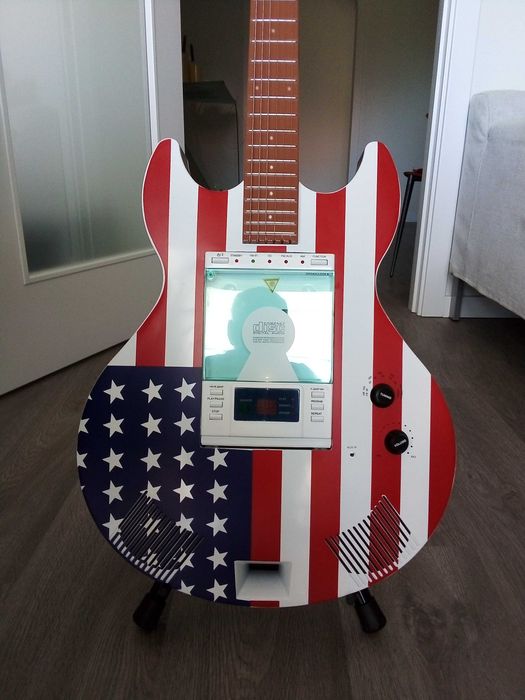 Guitarra radio leitor de cd  U.S.A (NOVO)