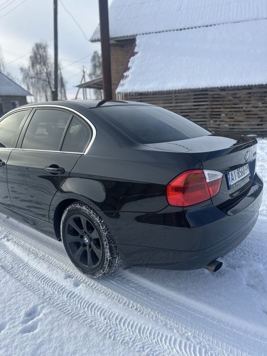BMW e90 2.0 бенз 2005 року