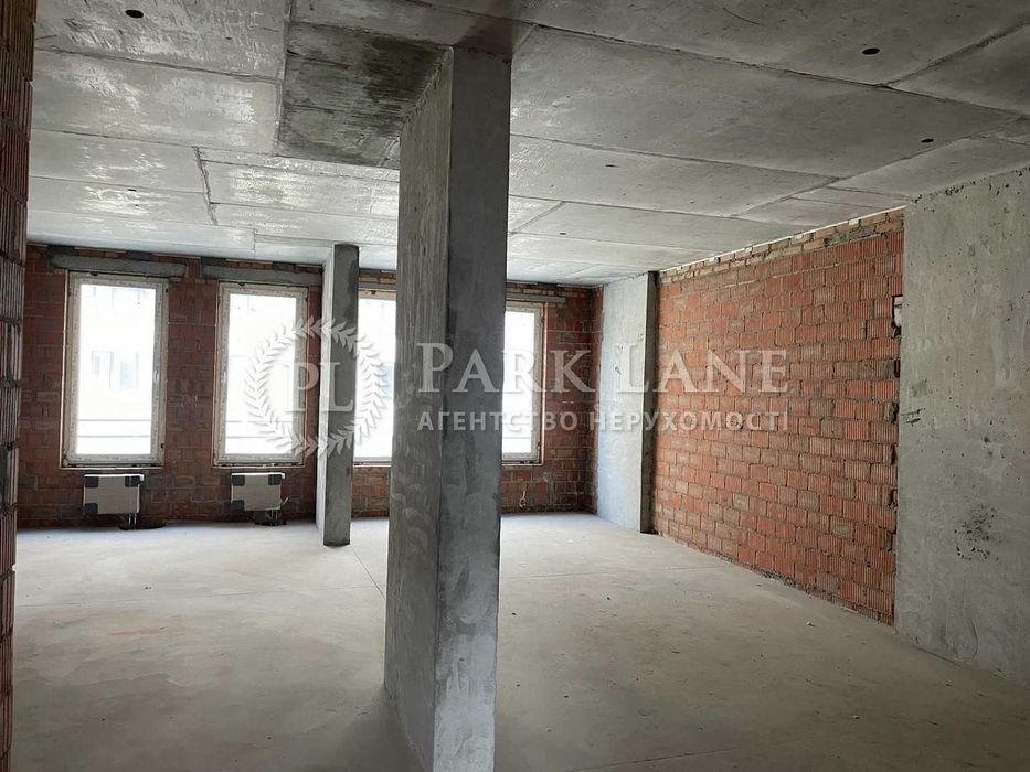 Продаж трьохкімнатної квартири в ЖК Ярославів Град без ремонту