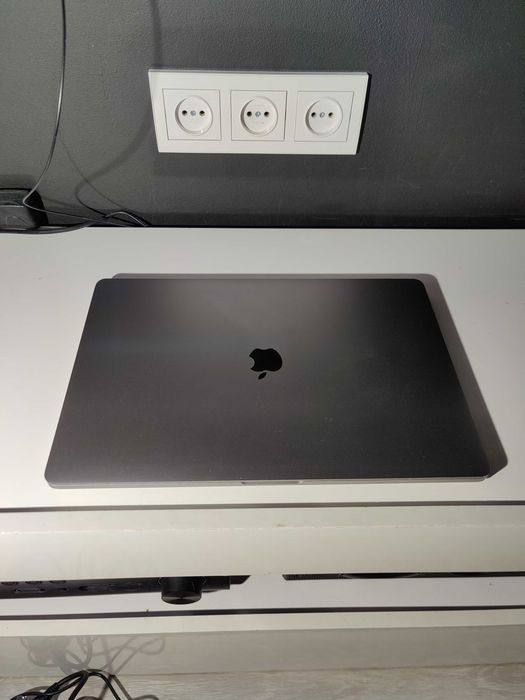 Ноутбук macbook pro 16 2019 /A2141