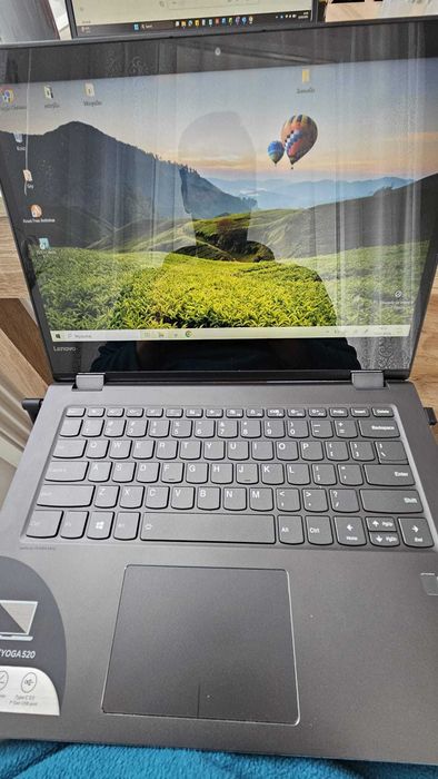 Lenovo Yoga 520-14IKB / Intel Core I3 / 4GB RAM / 256GB SSD / Bardzo zadbany egzemplarz