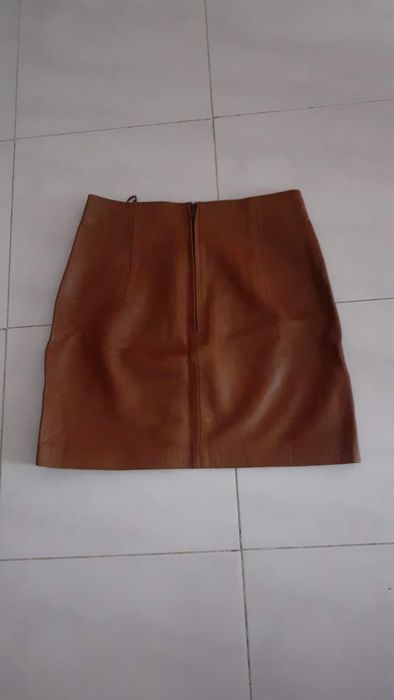 ( Mini Saia) Camel em  imitação Pele ( ZARA)   ( Nova C/ Etiqueta )
