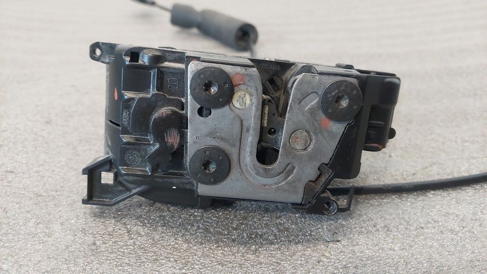 Fechadura / fecho porta trás direito RENAULT Megane III (BZ0_)