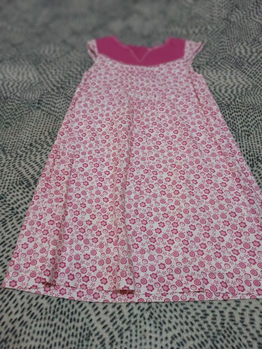 Roupa de criança e senhora