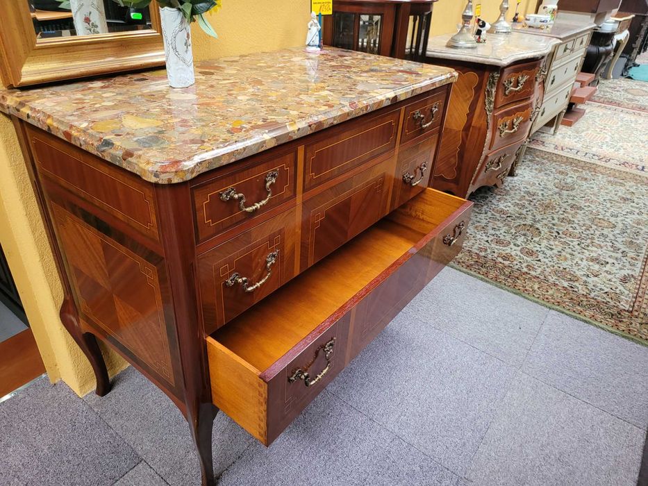 Lindíssima cómoda antiga em madeira com tampo em pedra - ópt