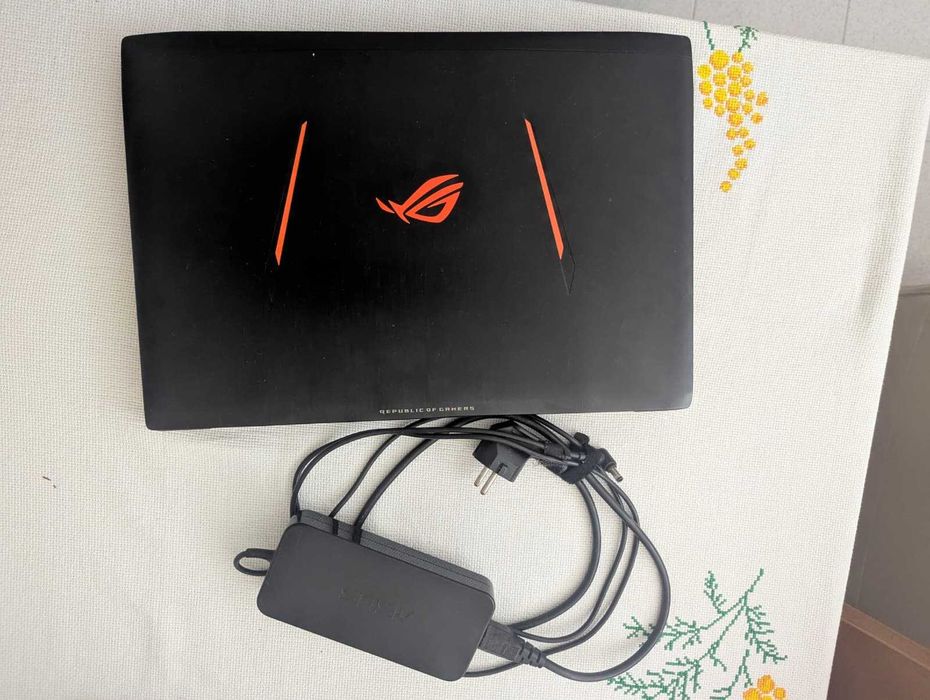 Portátil Gaming - ASUS ROG Strix GL502VM (i7-6700HQ, 16GB, GTX1060, 1TB+250 SSD)
