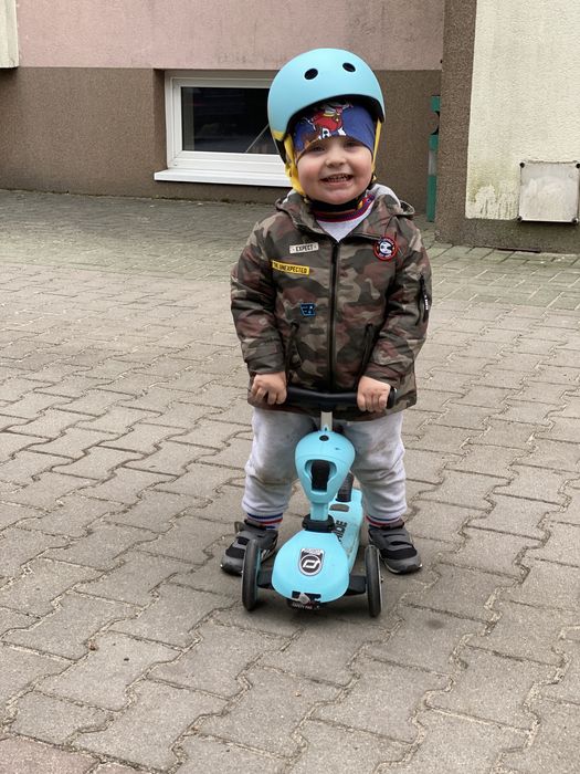 Hulajnoga Scoot and ride z kaskiem
