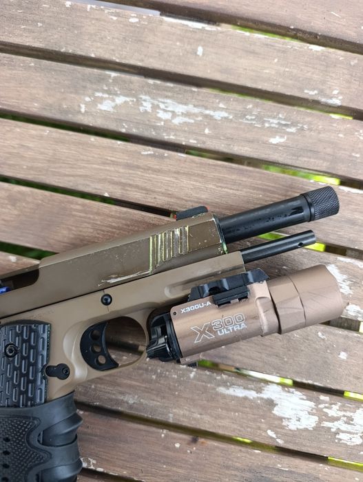 Action army 1911 full metal airsoftreplica da 1911 full. Metal com cano com rosca(para silenciador)