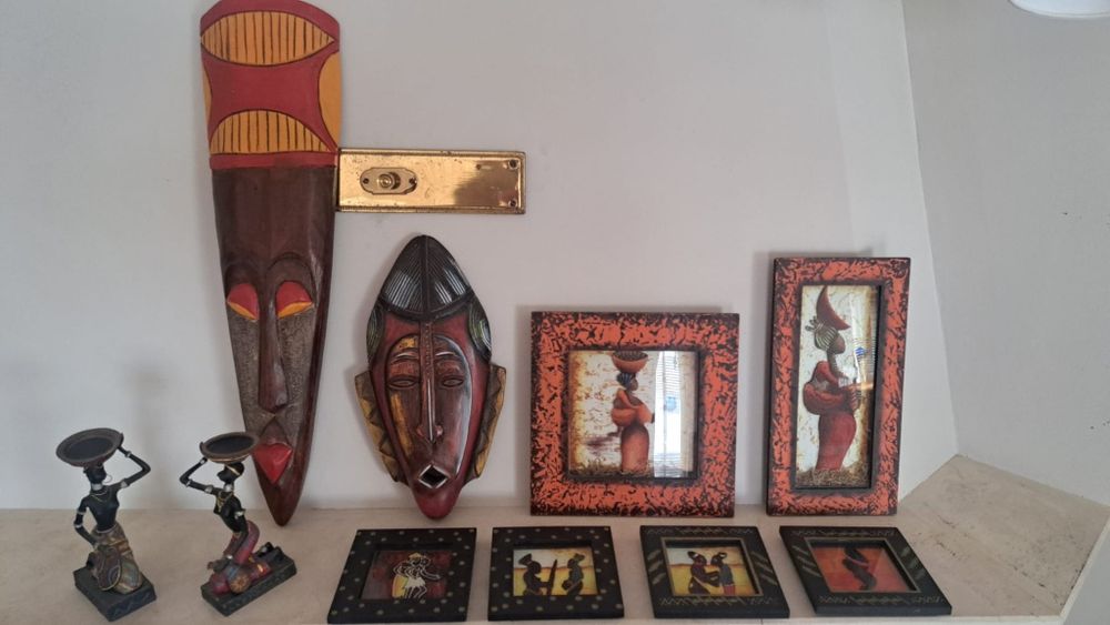 Conjunto de peças  de inspiração africana