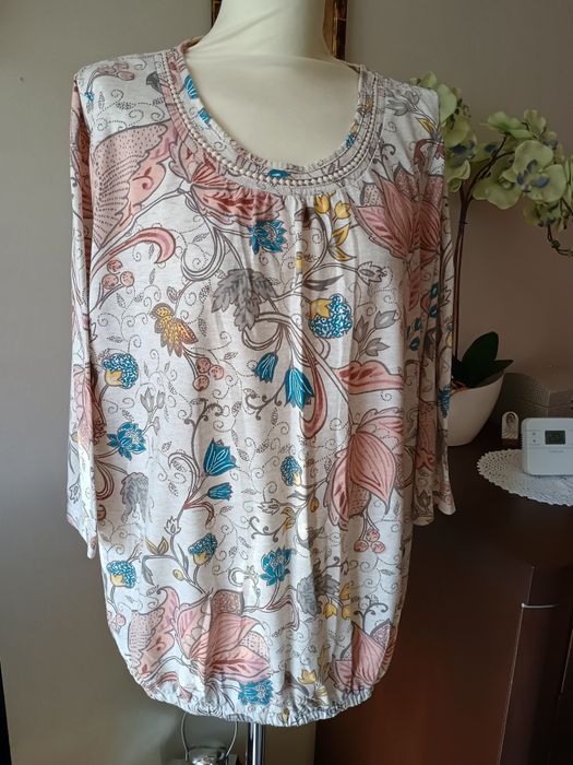 Delikatna bluzka roz 50