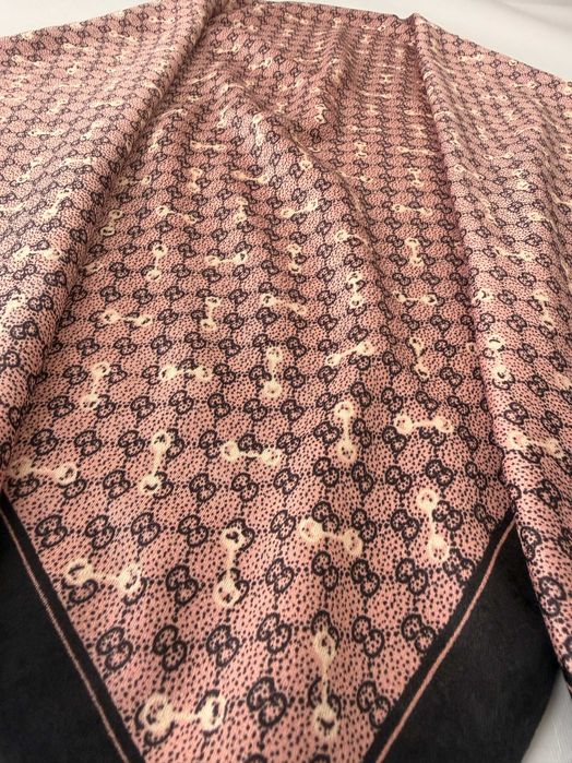 Хіт сезону хустка в стилі Gucci 90x90 см