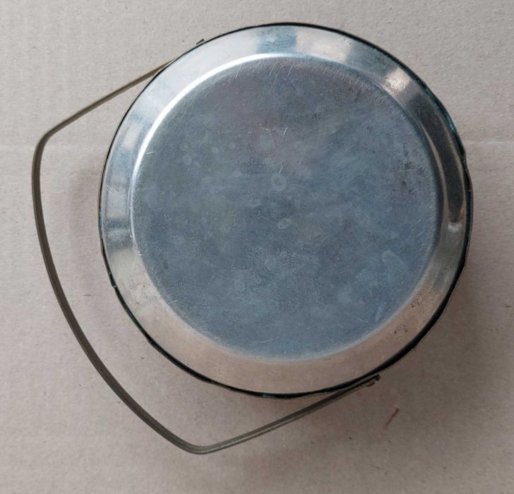 Ваза конфетница ссср нержавейка+латунь.
Редкая. Коллекционирование