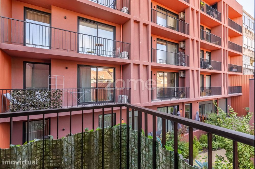 T3 triplex semi-novo com garagem e arrumos - Cond. Terracotta, Porto