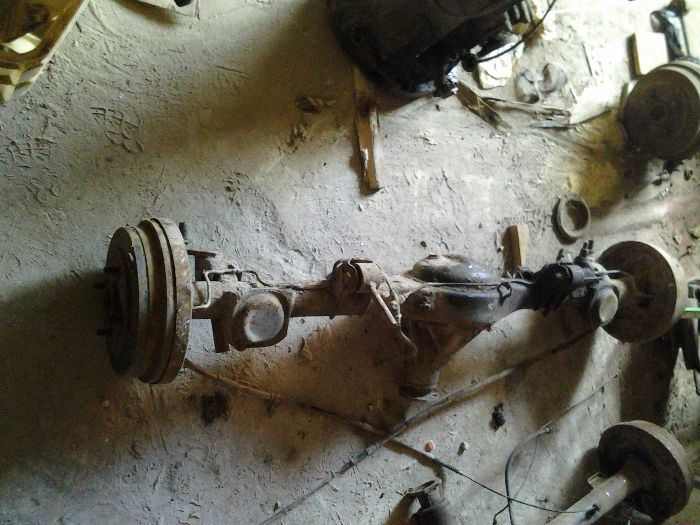 Toyota Corona 1984 мост коробка от двигателя 1s Тойота Корона st140