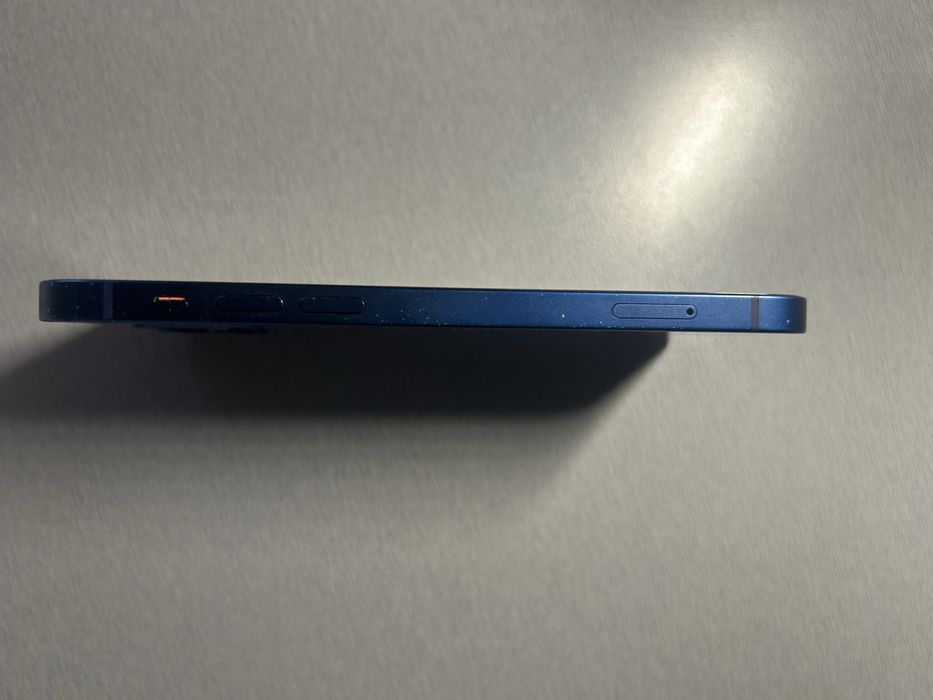 Iphone 12 niebieski