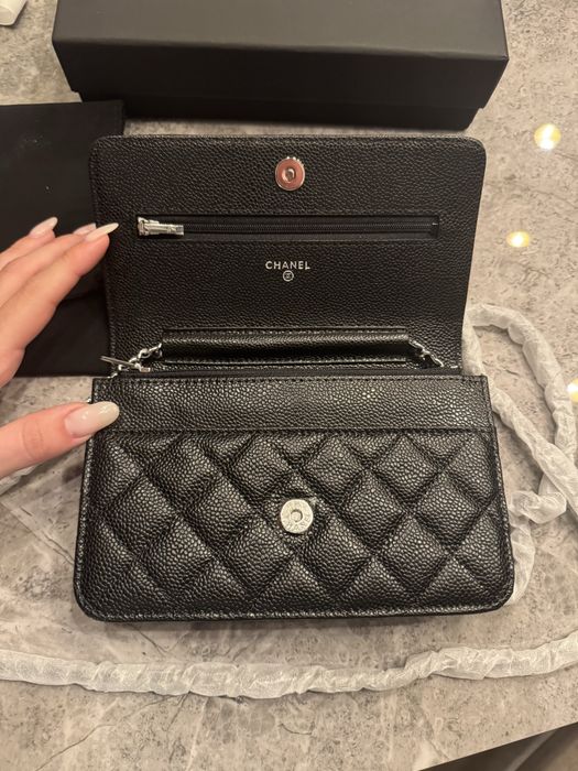 Channel bag wallet on chain