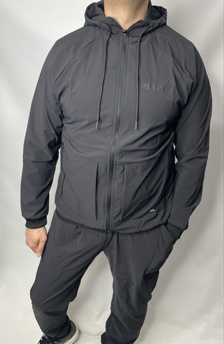 Мужской спортивный костюм на осень в черном цвете